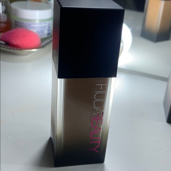 HUDA BEAUTY Other - HUDA beauty foundation